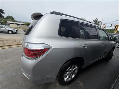 2012 Toyota Highlander Hybrid   - Photo 4 - Burlington, MA 01803