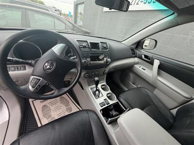2012 Toyota Highlander Hybrid   - Photo 8 - Burlington, MA 01803