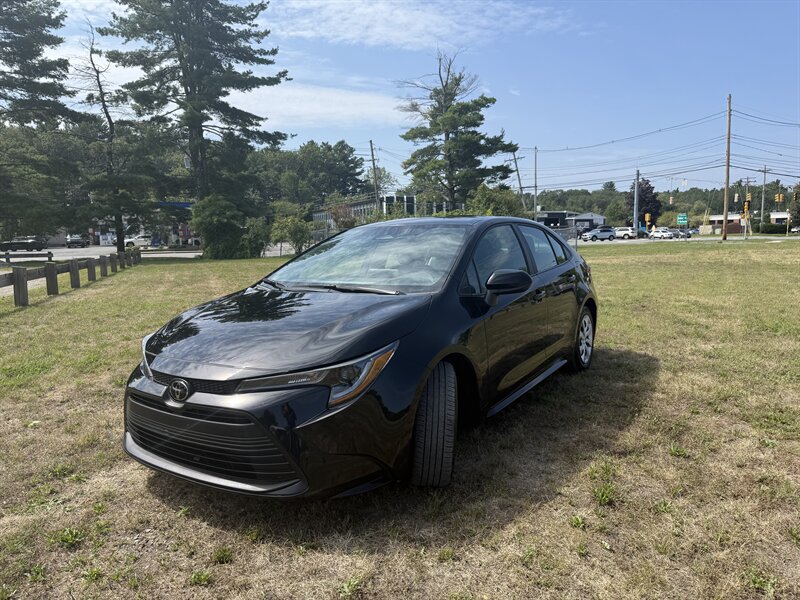 2024 Toyota Corolla LE - Photo 1 - Burlington, MA 01803