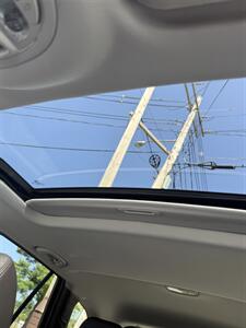 2011 Hyundai SANTA FE Limited   - Photo 11 - Burlington, MA 01803