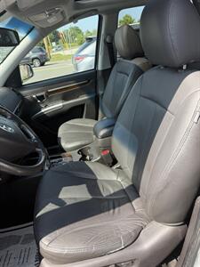 2011 Hyundai SANTA FE Limited   - Photo 8 - Burlington, MA 01803