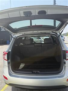 2011 Hyundai SANTA FE Limited   - Photo 6 - Burlington, MA 01803