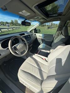 2012 Toyota Sienna XLE 8-Passenger   - Photo 10 - Burlington, MA 01803