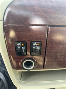 2012 Toyota Sienna XLE 8-Passenger   - Photo 13 - Burlington, MA 01803