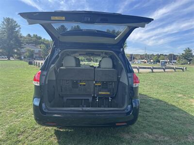 2012 Toyota Sienna XLE 8-Passenger   - Photo 5 - Burlington, MA 01803