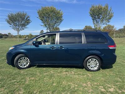 2012 Toyota Sienna XLE 8-Passenger   - Photo 6 - Burlington, MA 01803