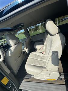 2012 Toyota Sienna XLE 8-Passenger   - Photo 11 - Burlington, MA 01803