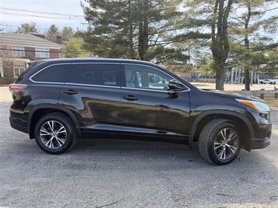 2016 Toyota Highlander XLE   - Photo 4 - Burlington, MA 01803