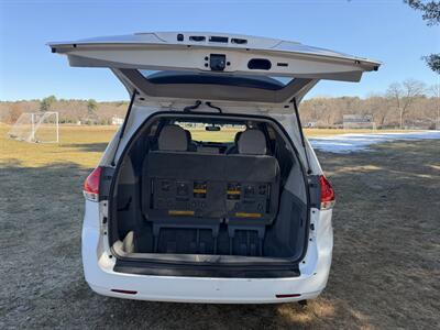 2012 Toyota Sienna LE 8-Passenger   - Photo 5 - Burlington, MA 01803