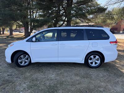 2012 Toyota Sienna LE 8-Passenger   - Photo 2 - Burlington, MA 01803