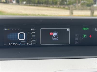 2019 Toyota Prius L Eco   - Photo 7 - Burlington, MA 01803