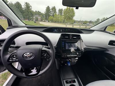 2019 Toyota Prius L Eco   - Photo 6 - Burlington, MA 01803