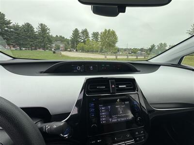2019 Toyota Prius L Eco   - Photo 8 - Burlington, MA 01803