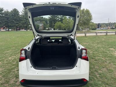 2019 Toyota Prius L Eco   - Photo 5 - Burlington, MA 01803