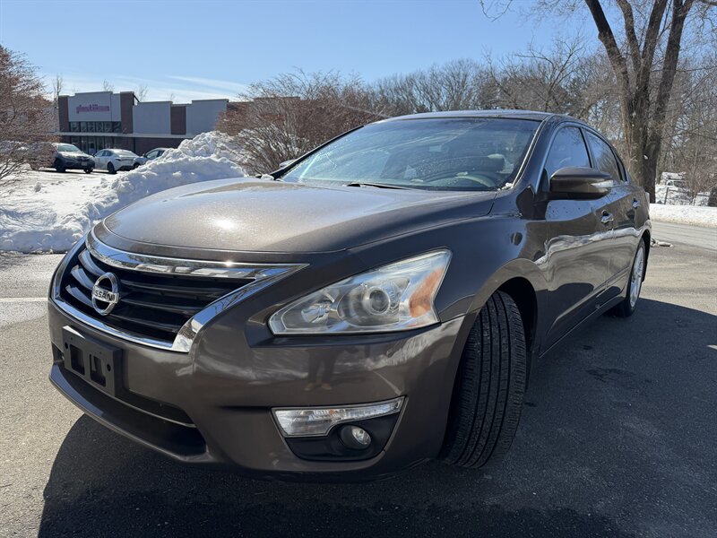 Brown 2015 Nissan Altima Sedan Front-Wheel Drive Automatic