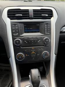 2015 Ford Fusion SE   - Photo 8 - Burlington, MA 01803