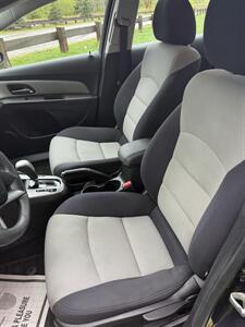 2014 Chevrolet Cruze LS Auto   - Photo 11 - Burlington, MA 01803
