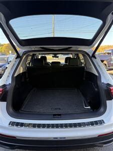 2022 Volkswagen Tiguan SE 4Motion   - Photo 5 - Burlington, MA 01803