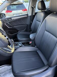 2022 Volkswagen Tiguan SE 4Motion   - Photo 9 - Burlington, MA 01803