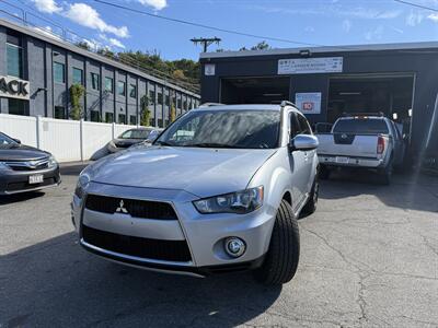 2013 Mitsubishi Outlander SE - Photo 1 - Burlington, MA 01803