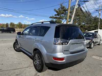 2013 Mitsubishi Outlander SE - Photo 4 - Burlington, MA 01803
