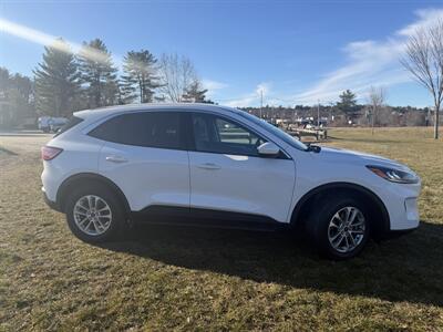 2021 Ford Escape SE   - Photo 4 - Burlington, MA 01803