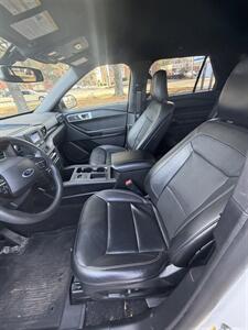 2020 Ford Explorer Police Interceptor Utility   - Photo 8 - Burlington, MA 01803