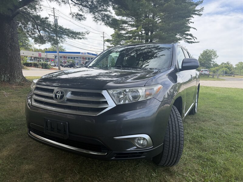 2012 Toyota Highlander   - Photo 1 - Burlington, MA 01803