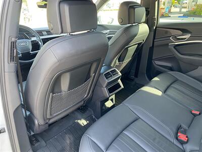 2022 Audi e-tron quattro Premium   - Photo 17 - La Crescenta, CA 91214