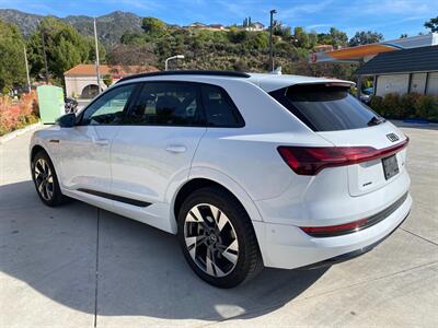 2022 Audi e-tron quattro Premium   - Photo 11 - La Crescenta, CA 91214