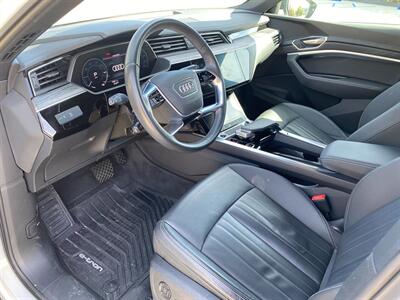 2022 Audi e-tron quattro Premium   - Photo 18 - La Crescenta, CA 91214