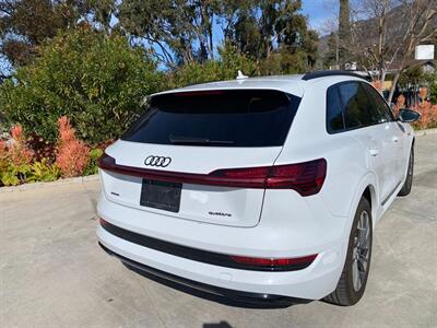 2022 Audi e-tron quattro Premium   - Photo 10 - La Crescenta, CA 91214