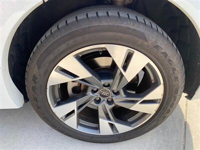 2022 Audi e-tron quattro Premium   - Photo 22 - La Crescenta, CA 91214