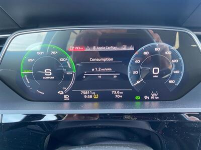 2022 Audi e-tron quattro Premium   - Photo 15 - La Crescenta, CA 91214