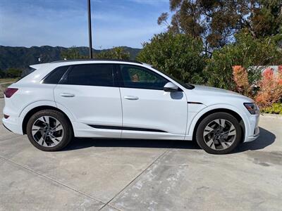 2022 Audi e-tron quattro Premium   - Photo 5 - La Crescenta, CA 91214