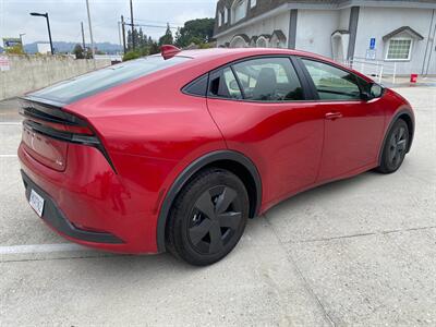 2024 Toyota Prius LE   - Photo 6 - La Crescenta, CA 91214