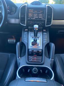 2013 Porsche Cayenne GTS - Photo 16 - La Crescenta, CA 91214