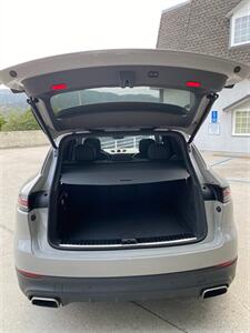 2022 Porsche Cayenne - Photo 21 - La Crescenta, CA 91214