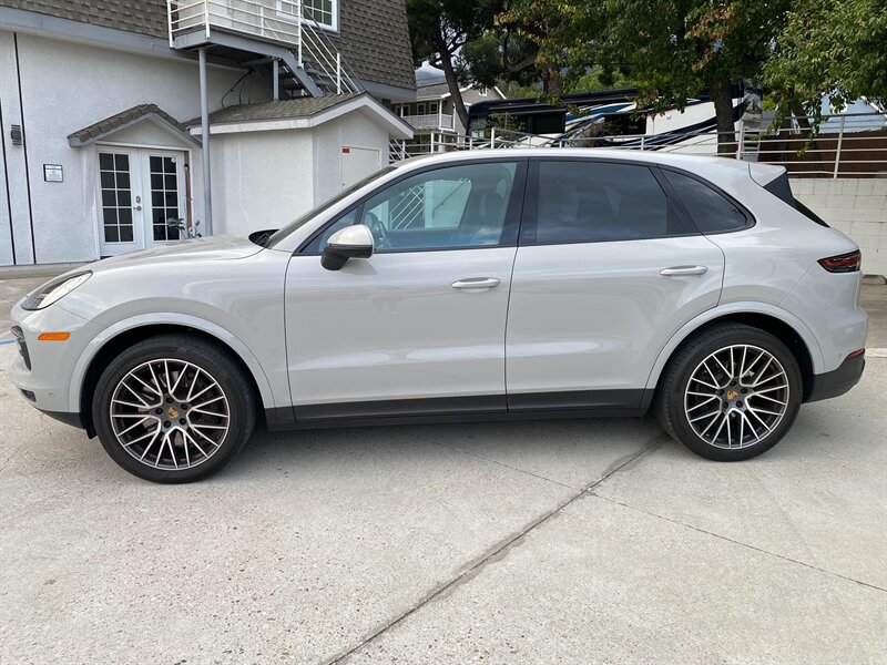 2022 Porsche Cayenne   - Photo 1 - La Crescenta, CA 91214