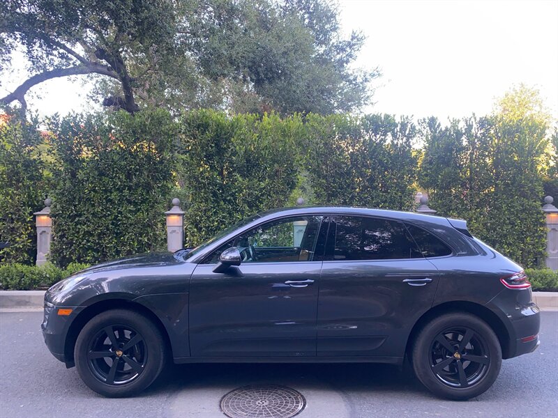 2017 Porsche Macan   - Photo 1 - La Crescenta, CA 91214