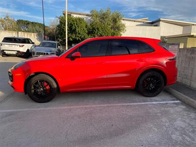 2019 Porsche Cayenne   - Photo 2 - La Crescenta, CA 91214