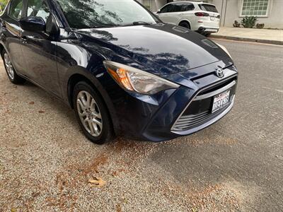 2017 Toyota Yaris Sedan Premium   - Photo 5 - La Crescenta, CA 91214