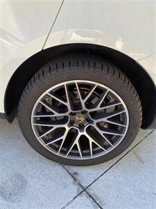 2019 Porsche Macan   - Photo 21 - La Crescenta, CA 91214