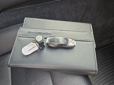 2015 Porsche Panamera 4   - Photo 13 - La Crescenta, CA 91214