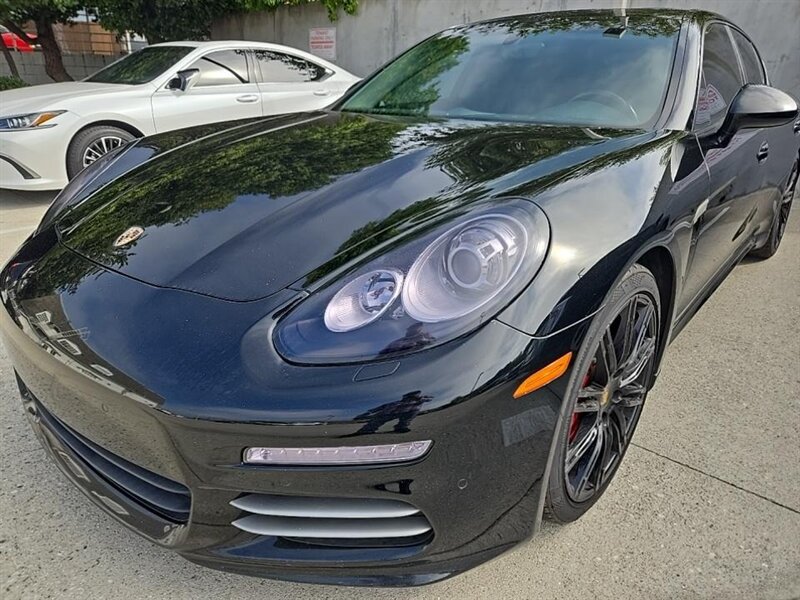 2015 Porsche Panamera 4  