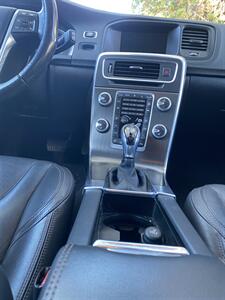 2016 Volvo V60 Cross Country T5 Platinum   - Photo 14 - La Crescenta, CA 91214