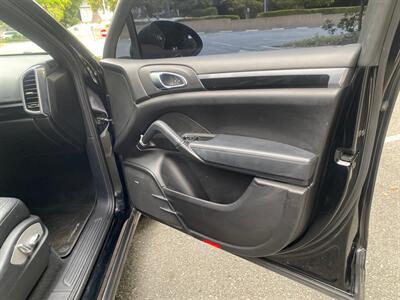 2012 Porsche Cayenne Tiptronic   - Photo 26 - La Crescenta, CA 91214