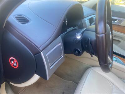 2010 Jaguar XF   - Photo 49 - La Crescenta, CA 91214