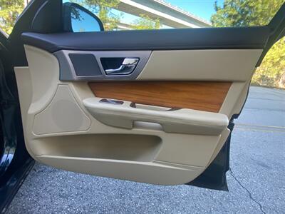 2010 Jaguar XF   - Photo 34 - La Crescenta, CA 91214