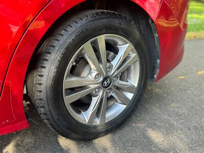 2018 Hyundai ELANTRA SEL   - Photo 8 - Tacoma, WA 98409